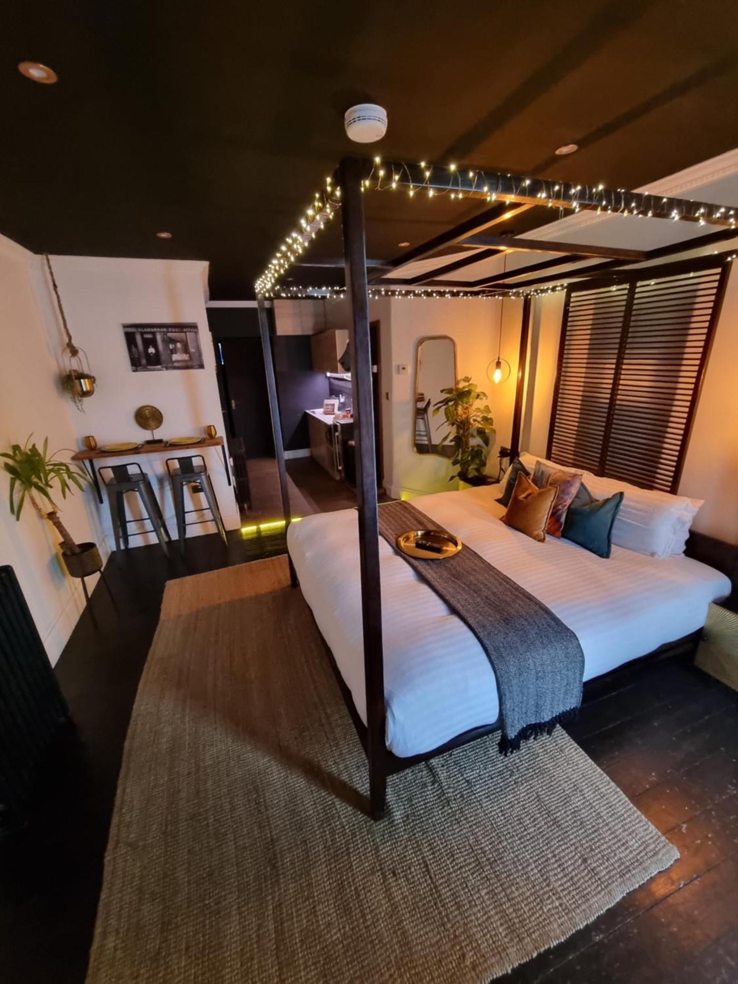The Penny Black Apartment With Indoor Hot Tub Slamannan Exterior photo